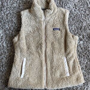Patagonia Tan Fleece Vest women’s size medium winter warm